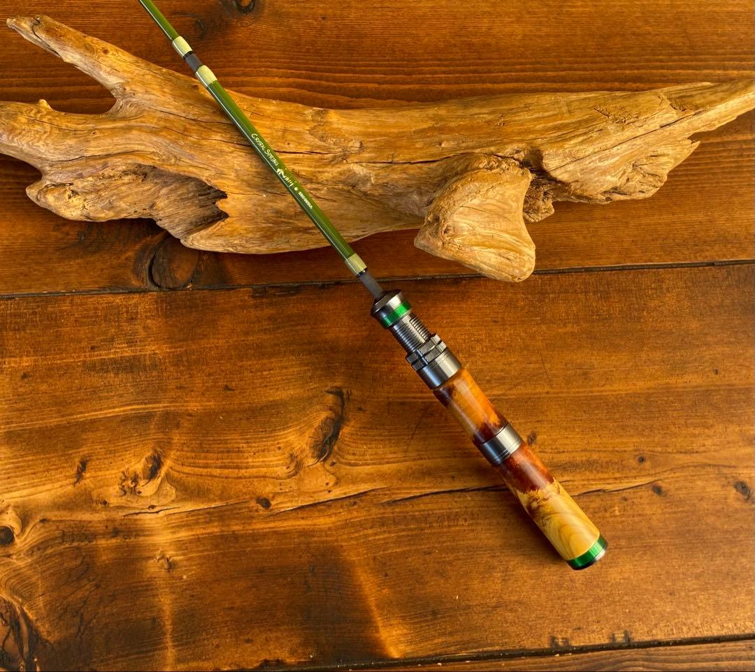 超軽量　カーボンロッド　トラウトロッド　長さ調節できるロッド　ウッドグリップ
