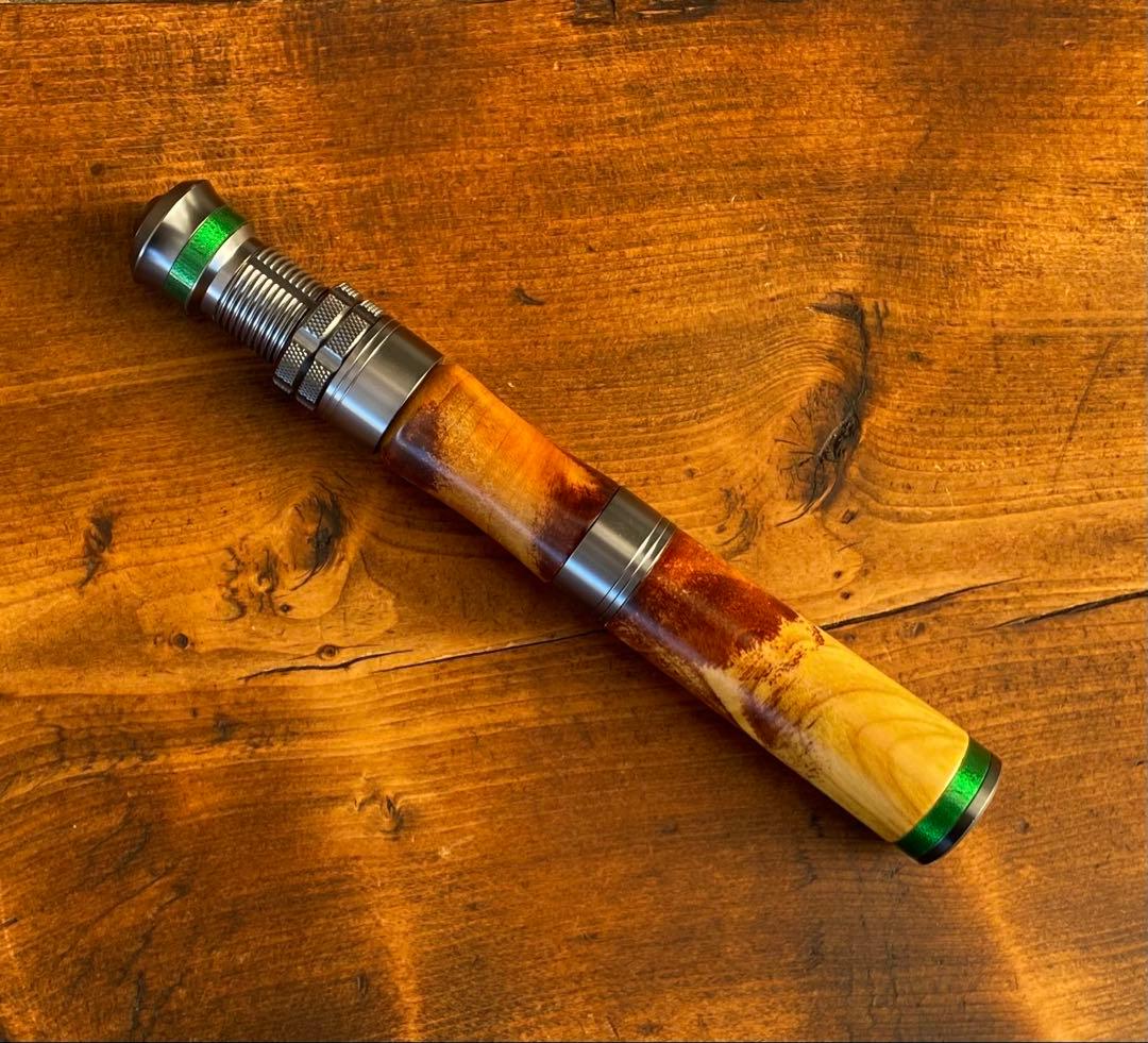 超軽量　カーボンロッド　トラウトロッド　長さ調節できるロッド　ウッドグリップ