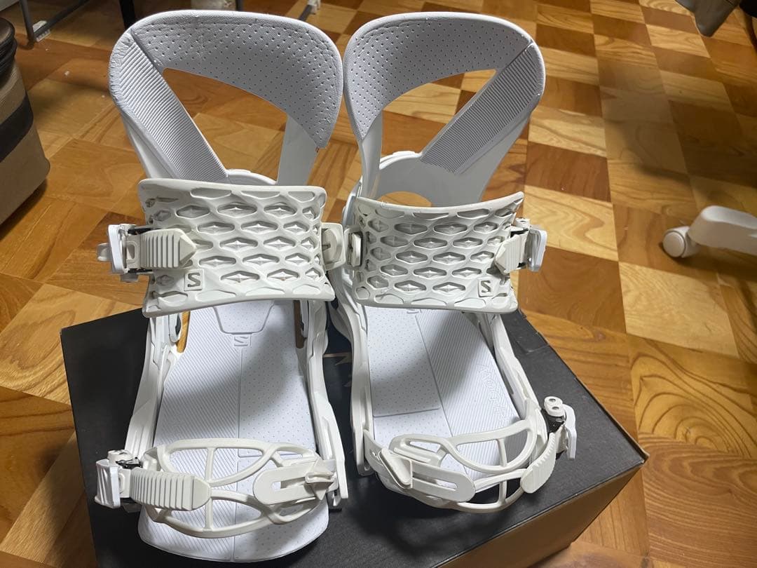 Salomon HOLOGRAM M サイズ