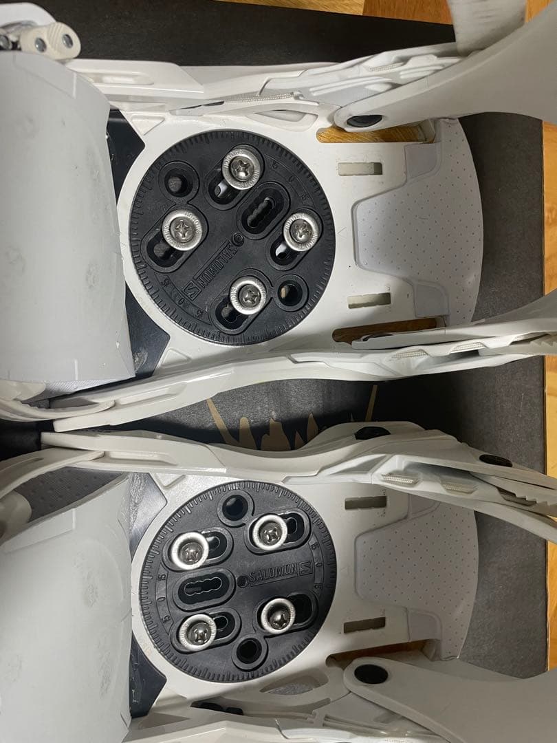 Salomon HOLOGRAM M サイズ