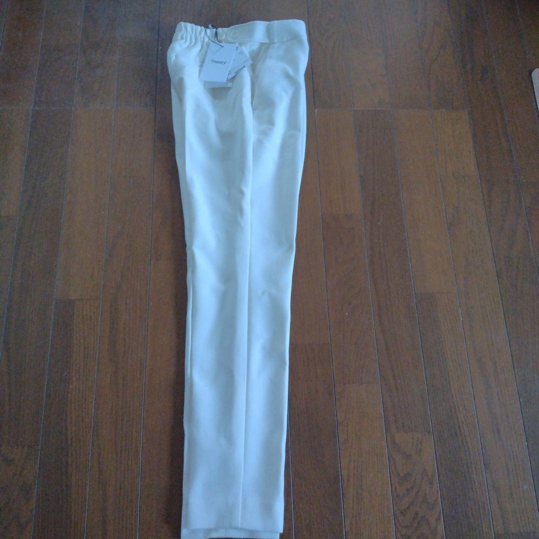 Theory　定番白パンツ