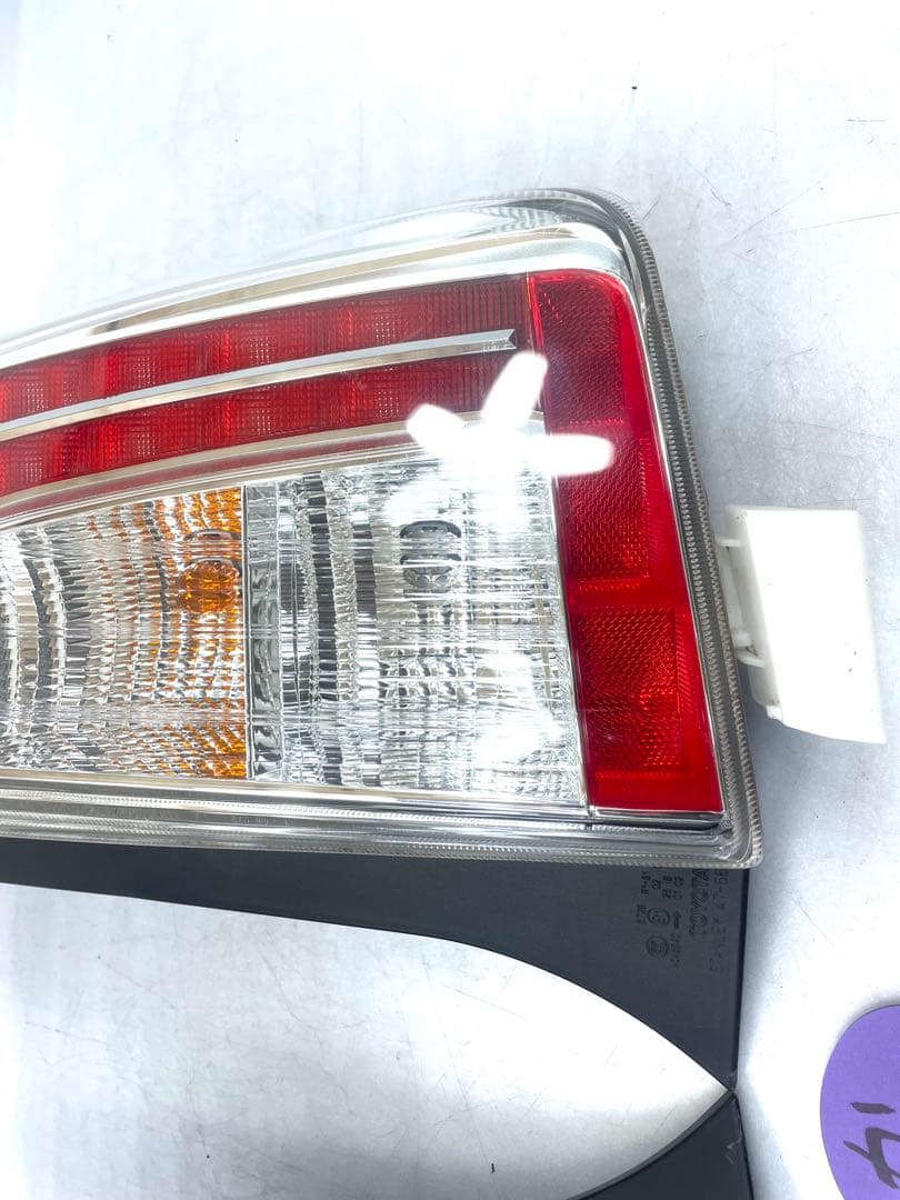 プリウス ZVW30/後期テールライト左右セット純正 STANLEY47-55