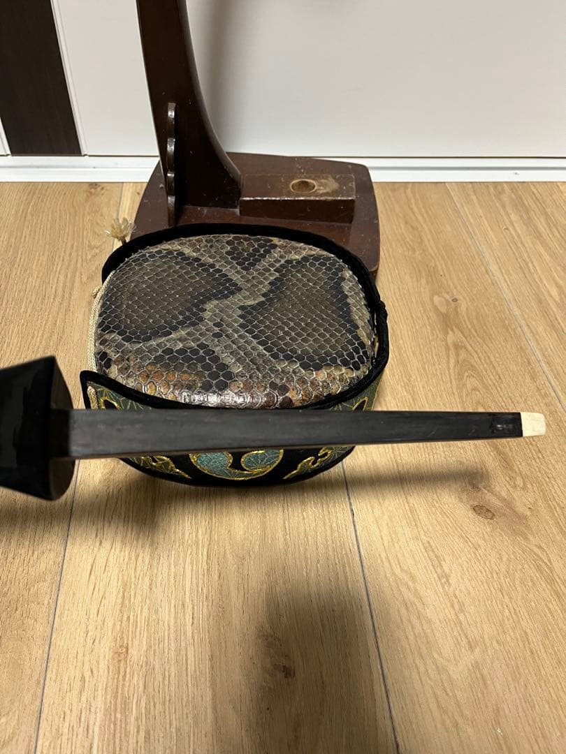 沖縄三線　私の持ってる三線で１番上等❗️ 重さ載せました。