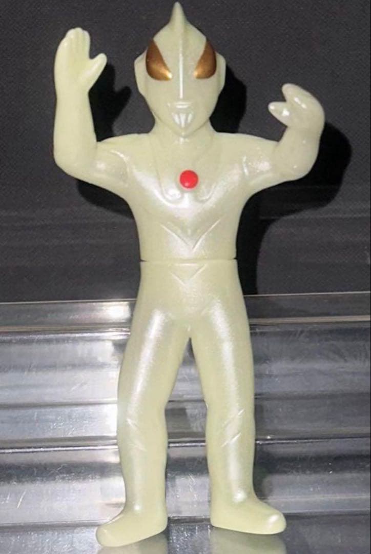 【激レア】ブルマァクソフビ　ニセウルトラマン　畜光ver. 入手困難