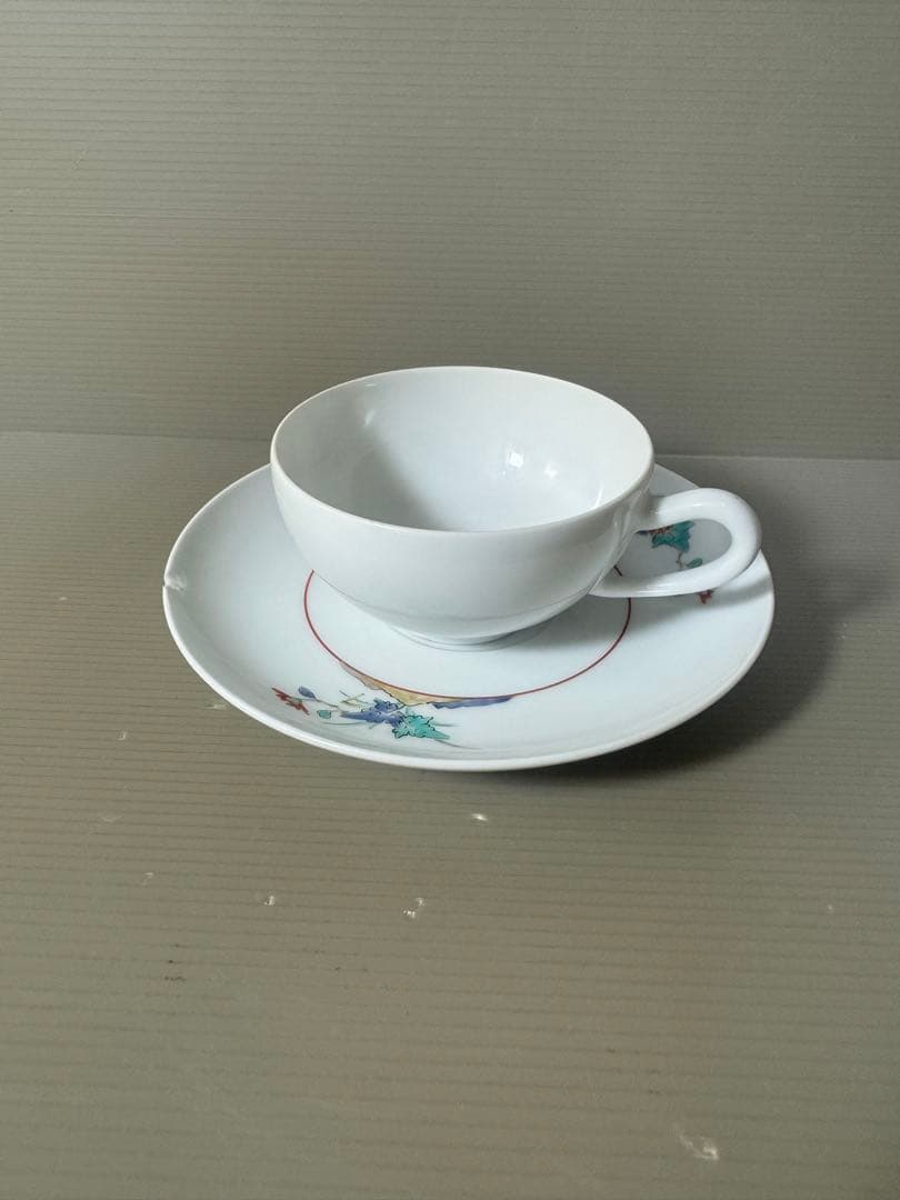 2436 人間国宝　十四代酒井田柿右衛門作　花鳥文紅茶碗