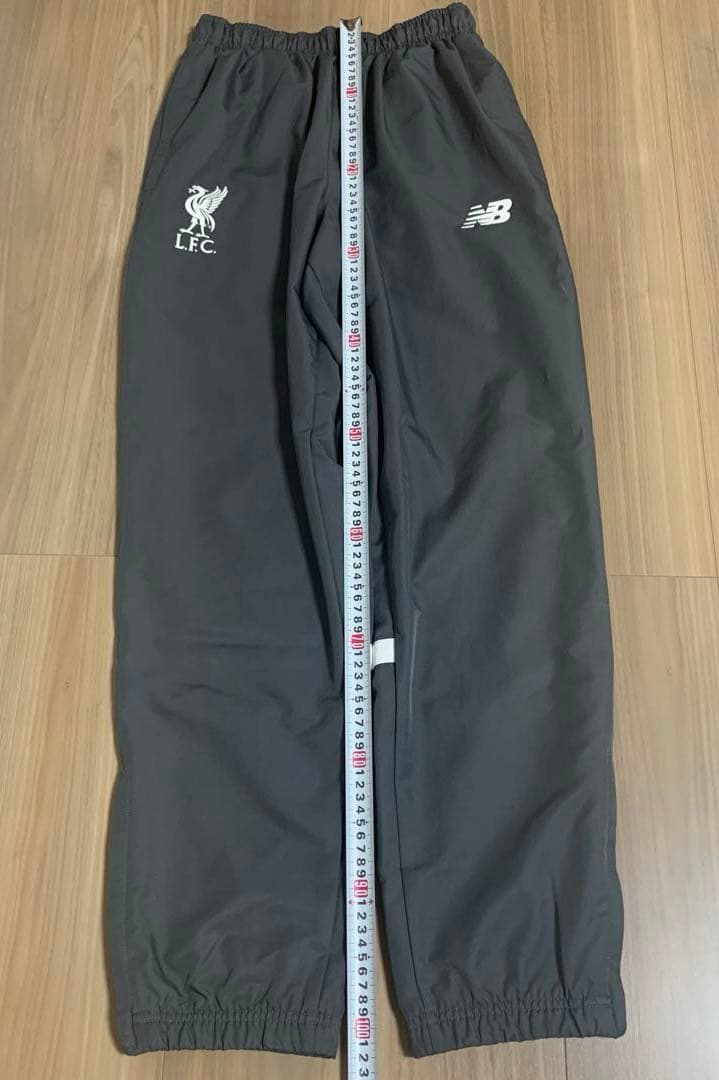 リヴァプール　ニューバランス　プレゼンテーションスーツ　上下セット　ジャケット