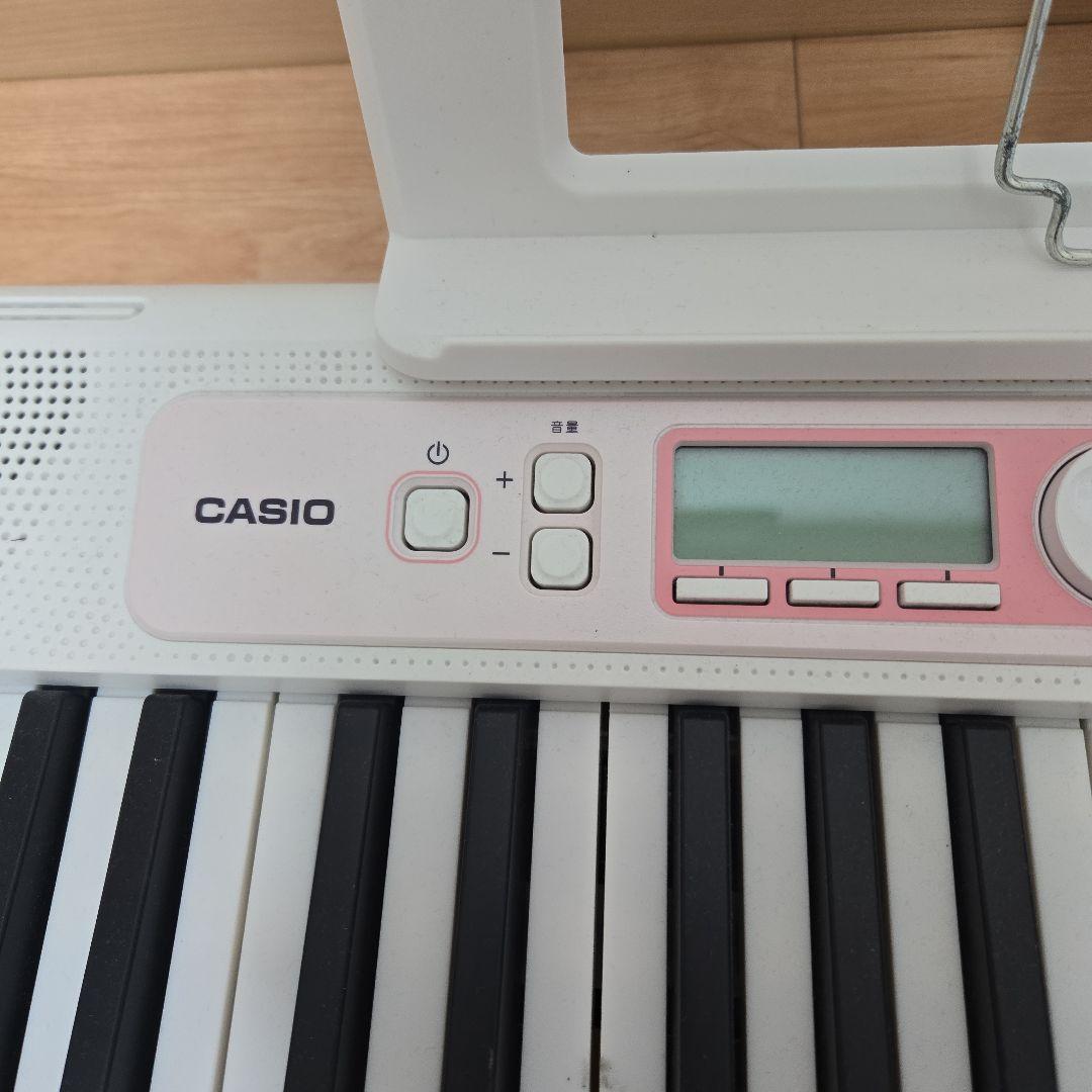 CASIO 電子キーボード ホワイト　LK-320