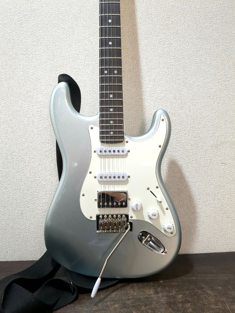 Donner DST-152 エレキギター HSSピックアップ　M2219