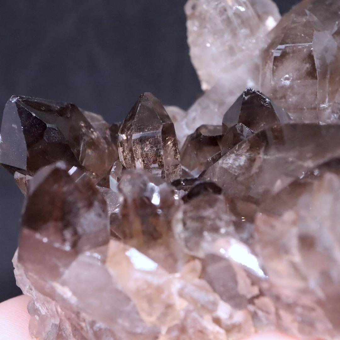 スモーキー クォーツ クラスター 煙水晶 229g SQZ104 原石　天然石