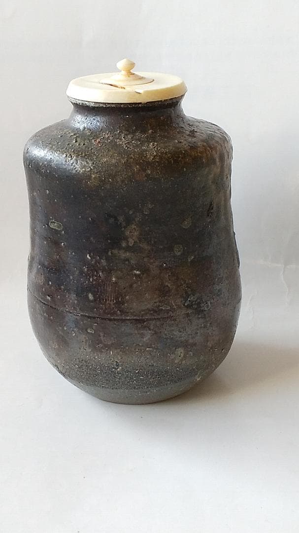 丹波茶入 森本丹山 造 仕覆 二重蔓牡丹 三雲屋緞子 共箱 肩衝茶入 茶入 新品