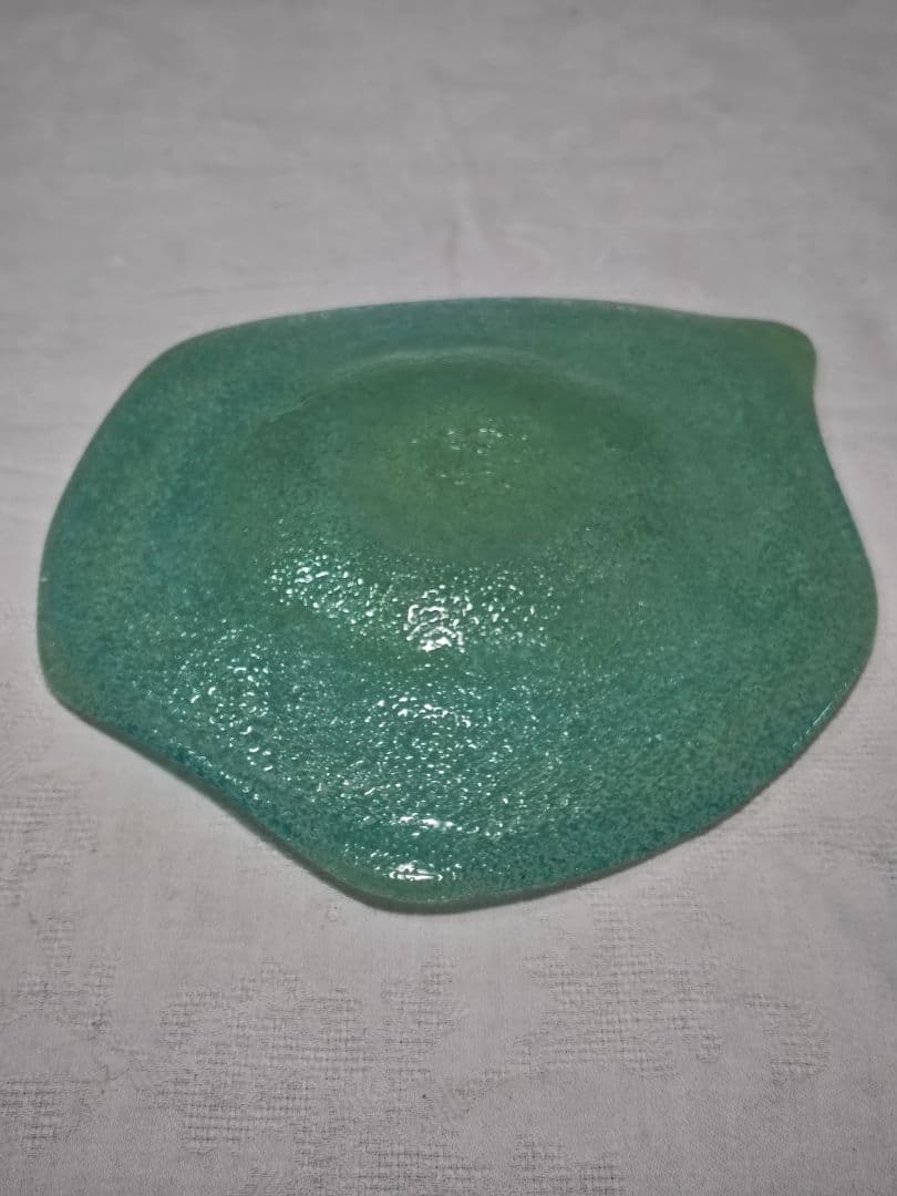 稲嶺盛吉　吹き泡ガラス　変型鉢皿　ほぼ新品　刻印有