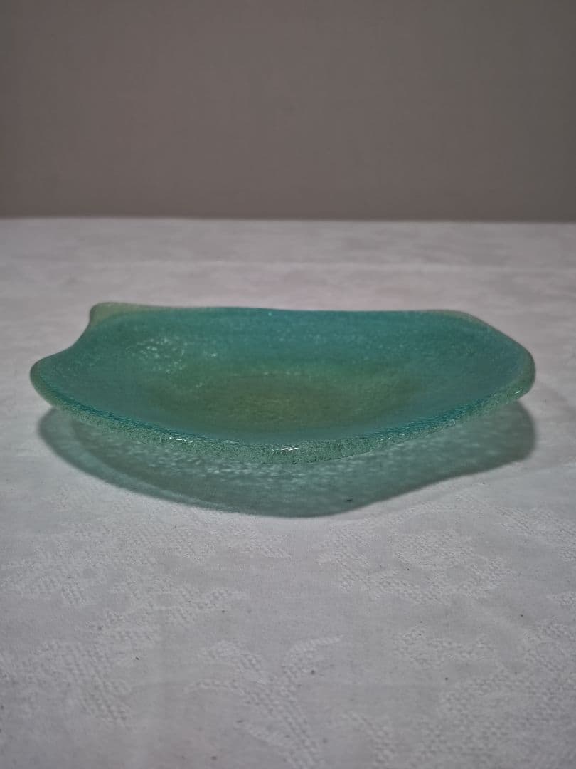 稲嶺盛吉　吹き泡ガラス　変型鉢皿　ほぼ新品　刻印有