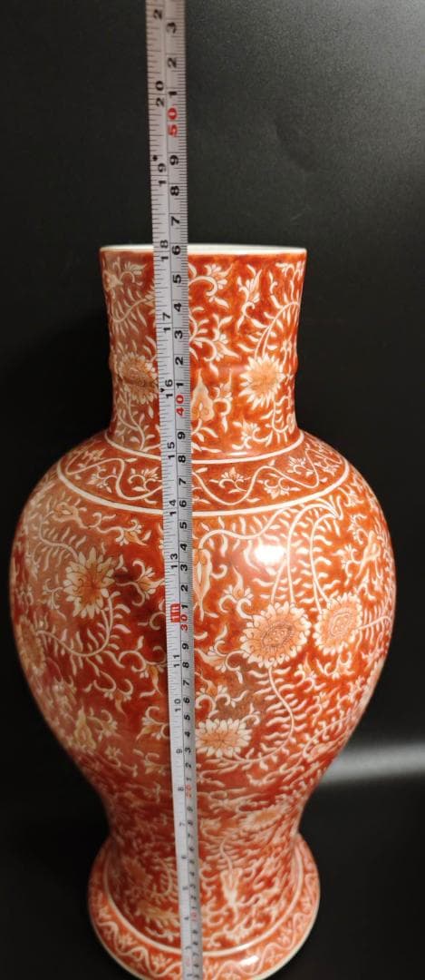 大清乾隆時代　珊瑚紅釉唐草花紋大瓶　　染付二重丸銘(B-18)