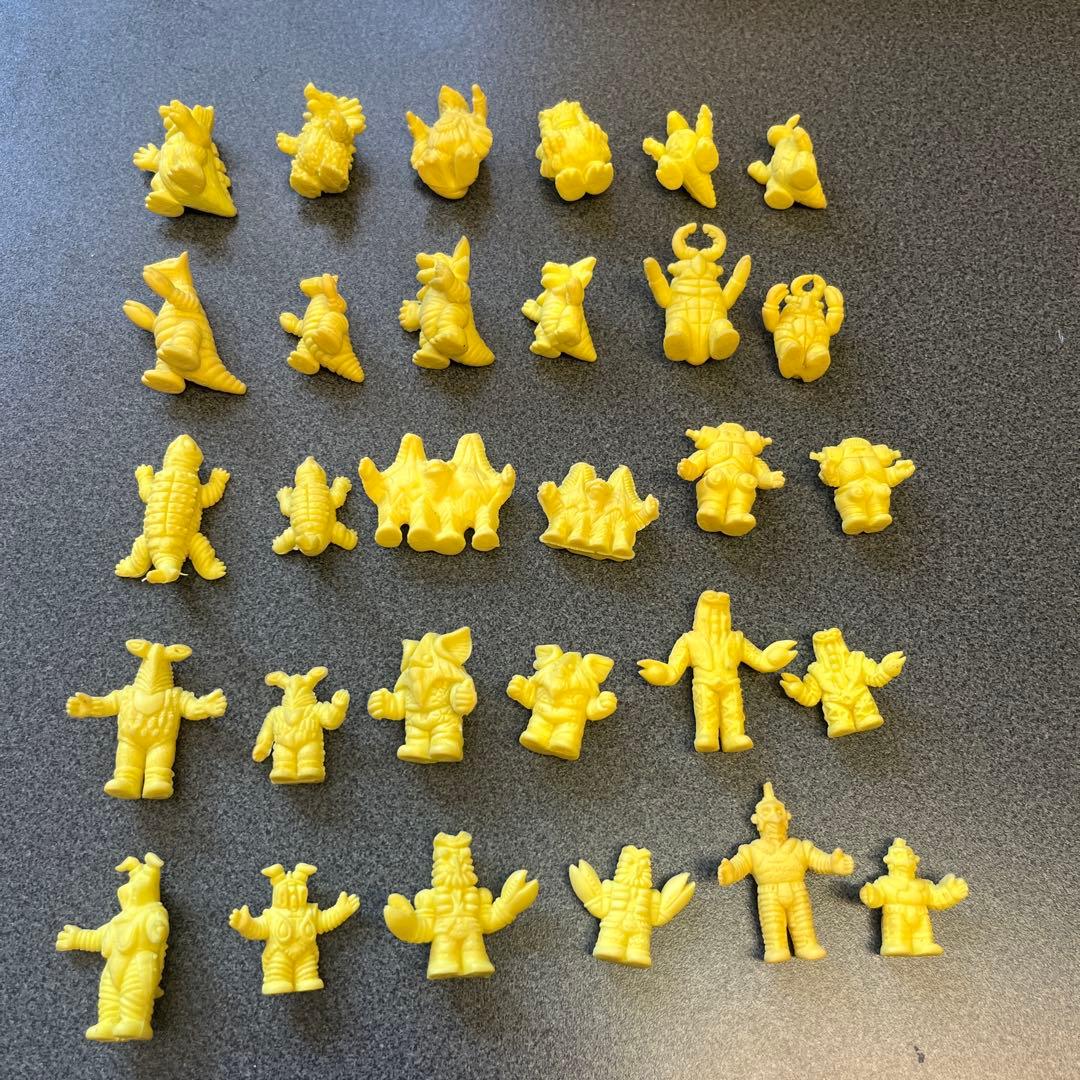 ウルトラマン怪獣消しゴム黄バラ売りOK‼️