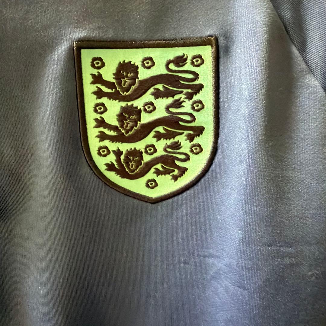 サッカーイングランド代表練習着上下