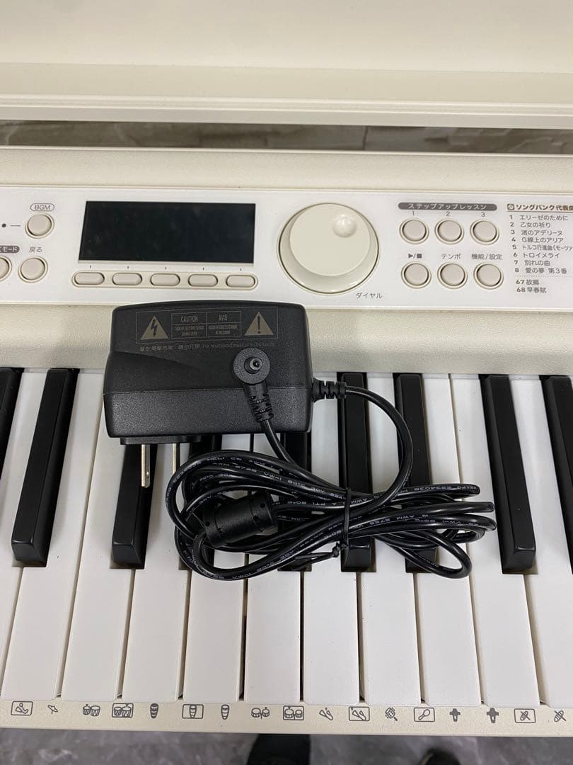 カシオ　電子キーボード　LK-526 2022年製　61鍵盤