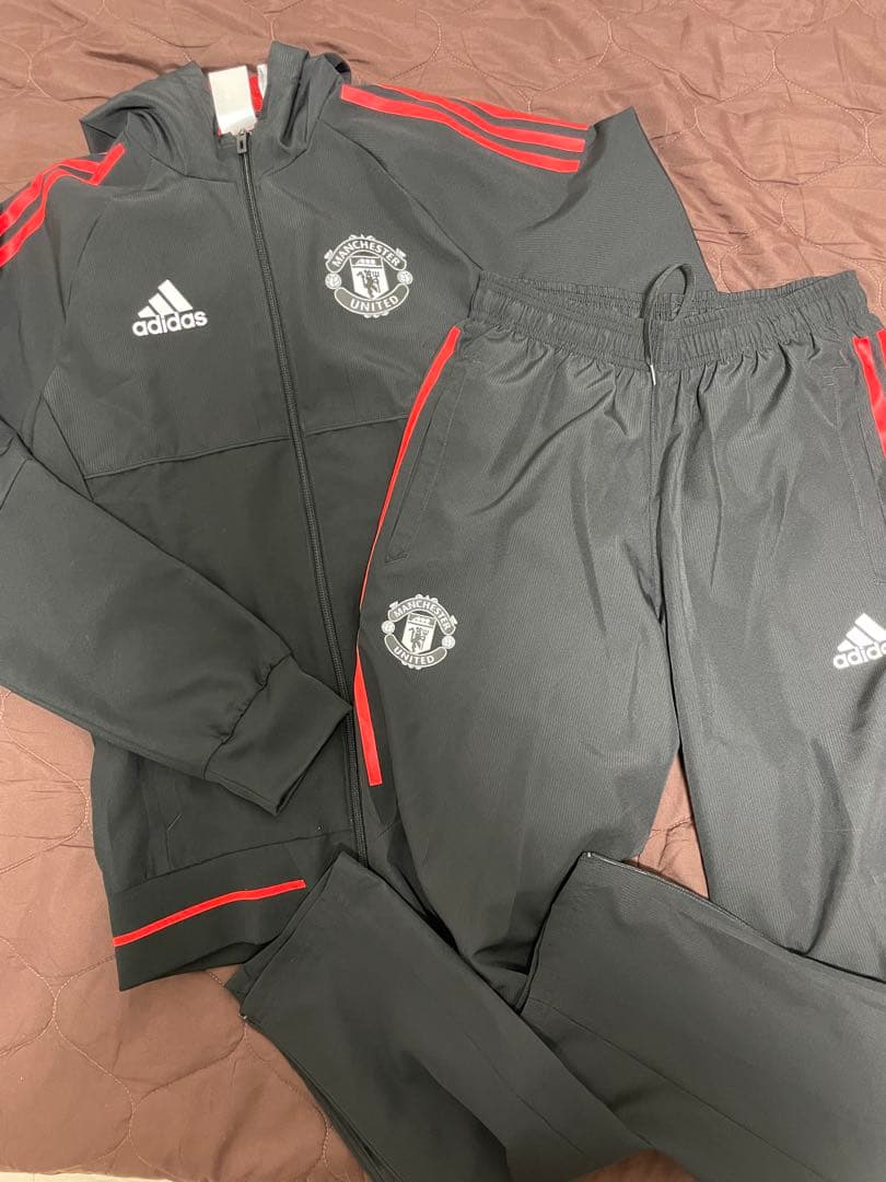 マンチェスターユナイテッド　トレーニングウェア　セット