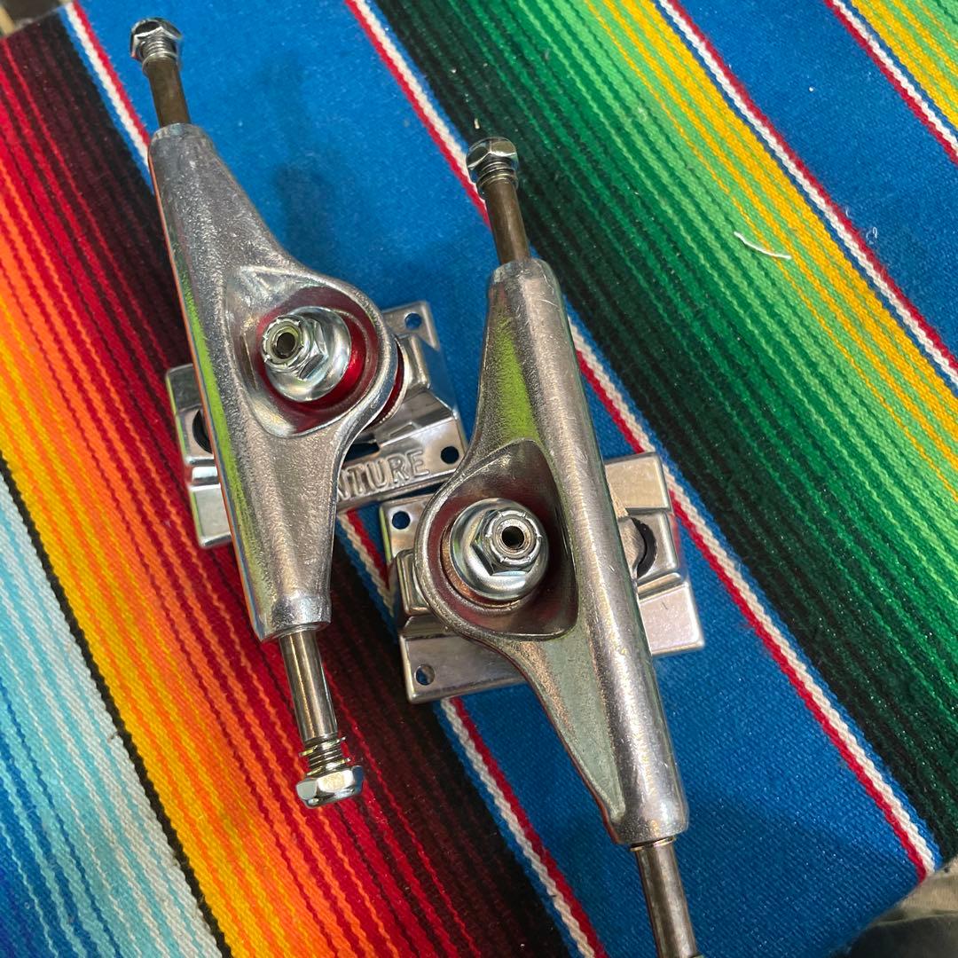 VENTURE スケートボードトラック 2個セット　5.0L