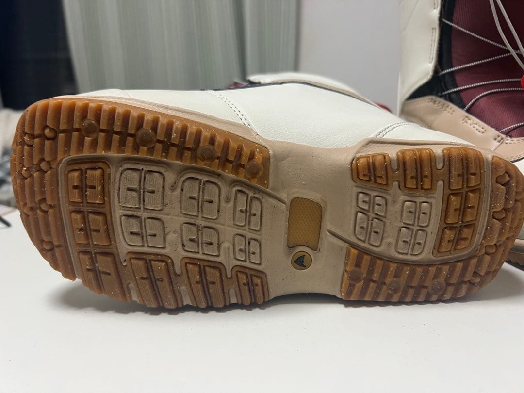 Burtonスノーボードブーツ 男性用