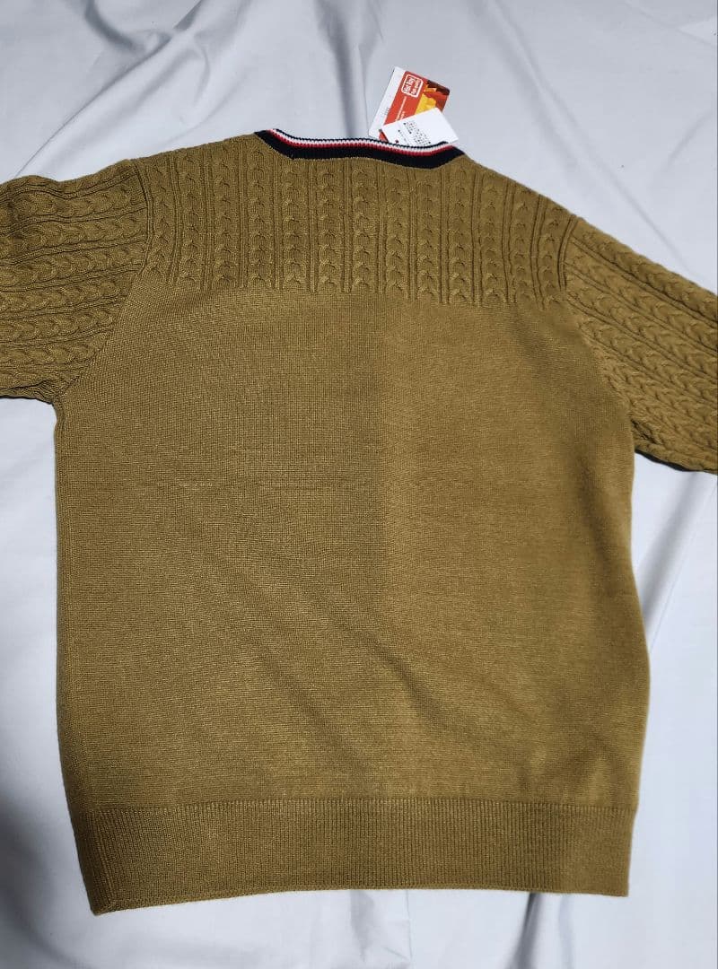 トミーヒルフィガー　ケーブルニットセーター カーキ 新品タグ付き