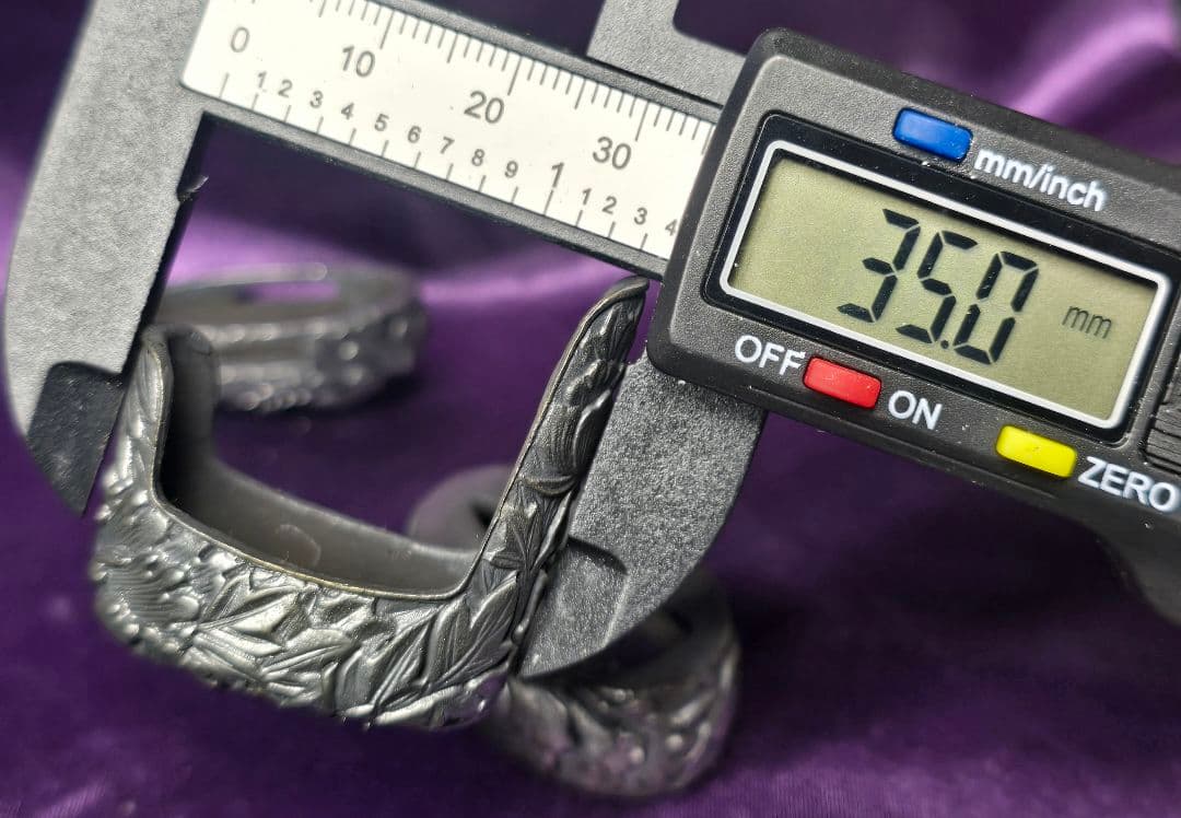 牡丹 高彫　縁頭鐺三点一作　刀装具