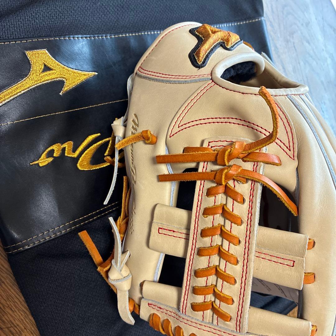 ミズノプロ硬式内野手用限定グローブ アイボリー