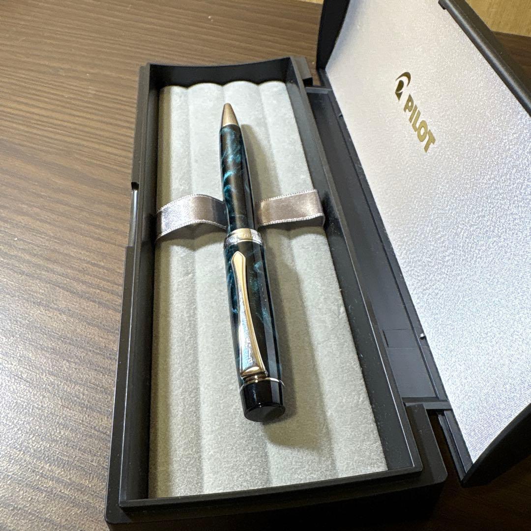 PILOT ボールペン