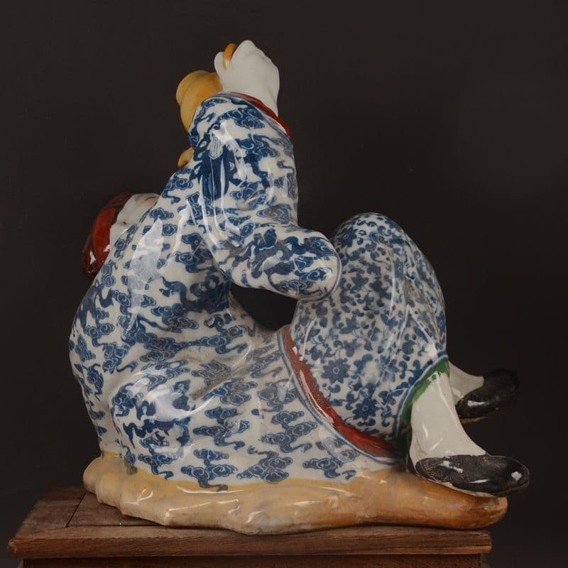 景徳鎮 陶磁器 活仏済公の彫刻  置物   工芸品 美術品