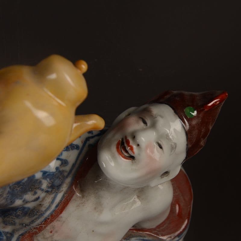 景徳鎮 陶磁器 活仏済公の彫刻  置物   工芸品 美術品