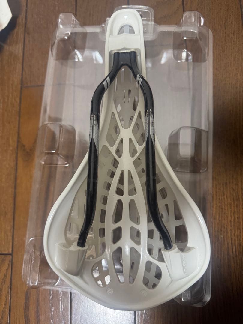 TIOGA SPYDER STRATUM フルカーボンレール