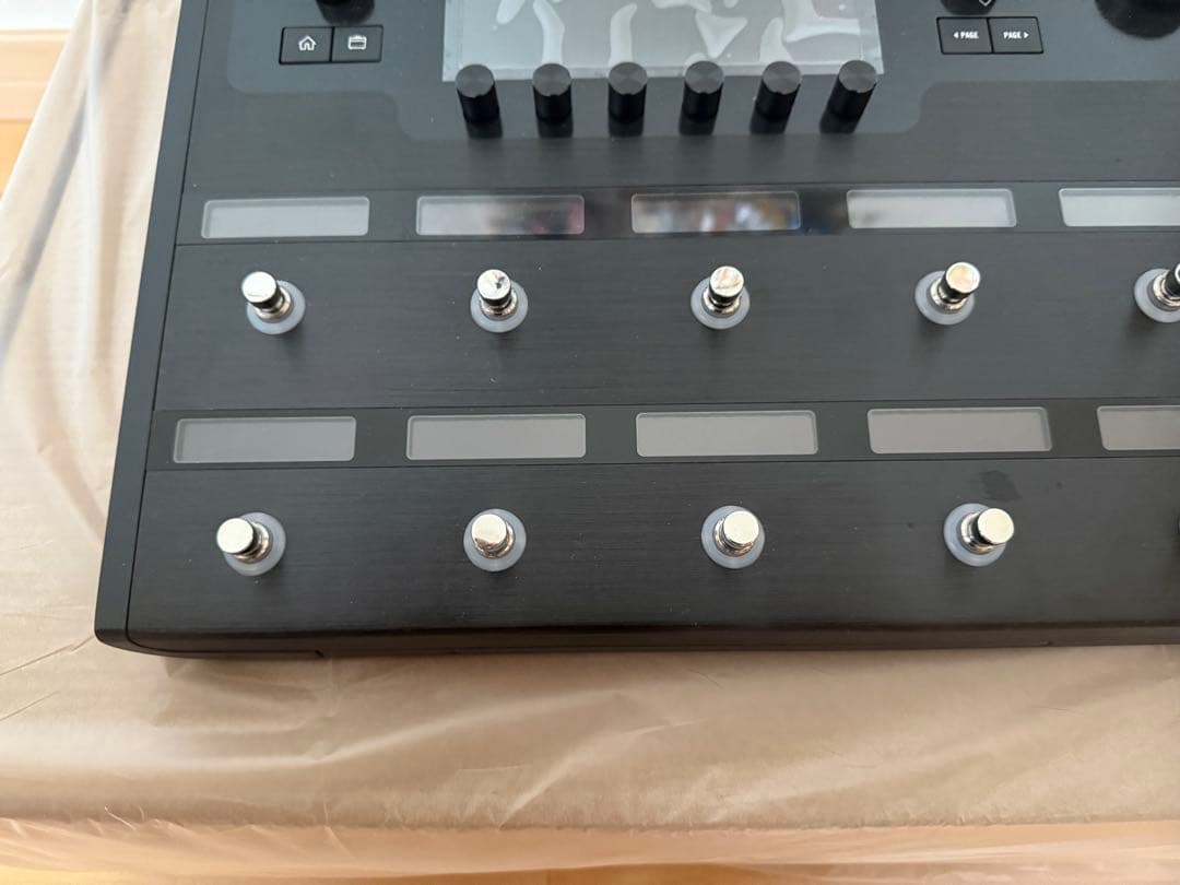 LINE6 Helix Floor ほぼ未使用品　箱付属品完備　純正バッグ付属