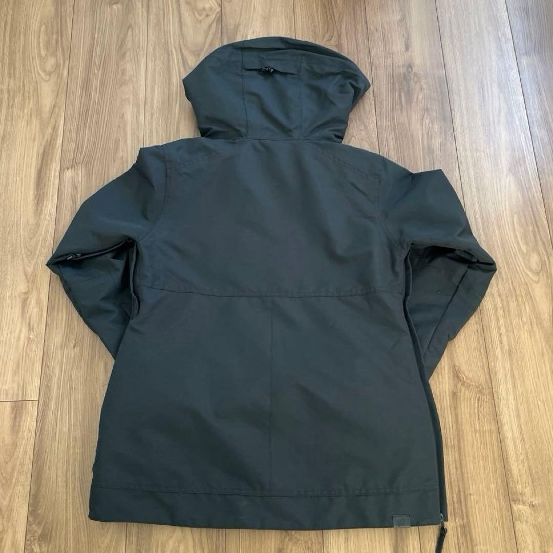 試着のみ ROXY スノーボードウェア S フード付きアノラック ブラック 美品