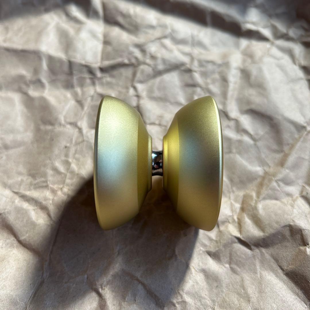 フェザーウェイトカナリー　freshly dirty