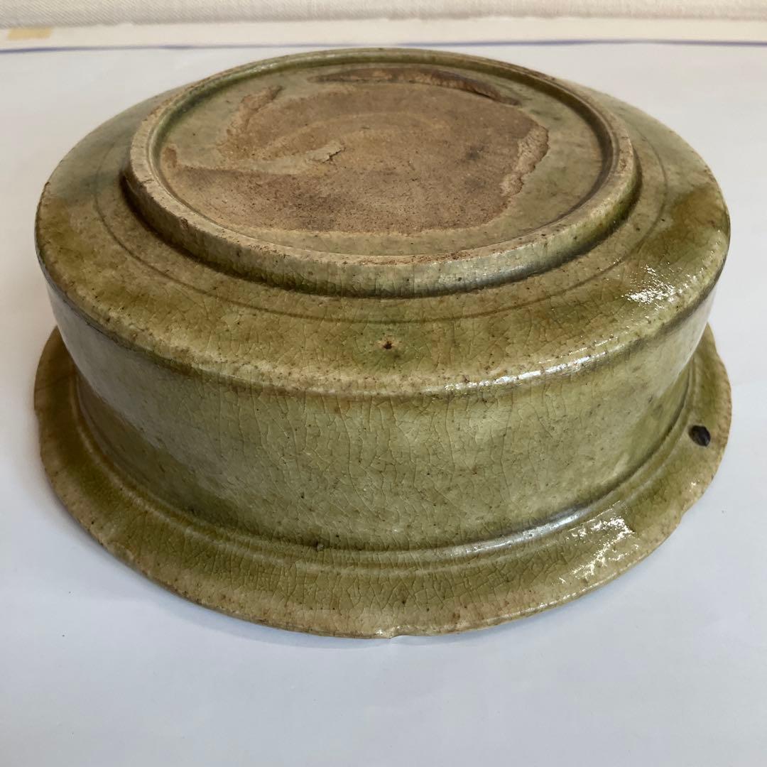 古瀬戸　青磁草花文鉢　江戸時代中期頃