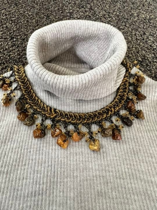 ロシア王朝時代風、琥珀とビーズの編み込みネックレス(チョーカー)