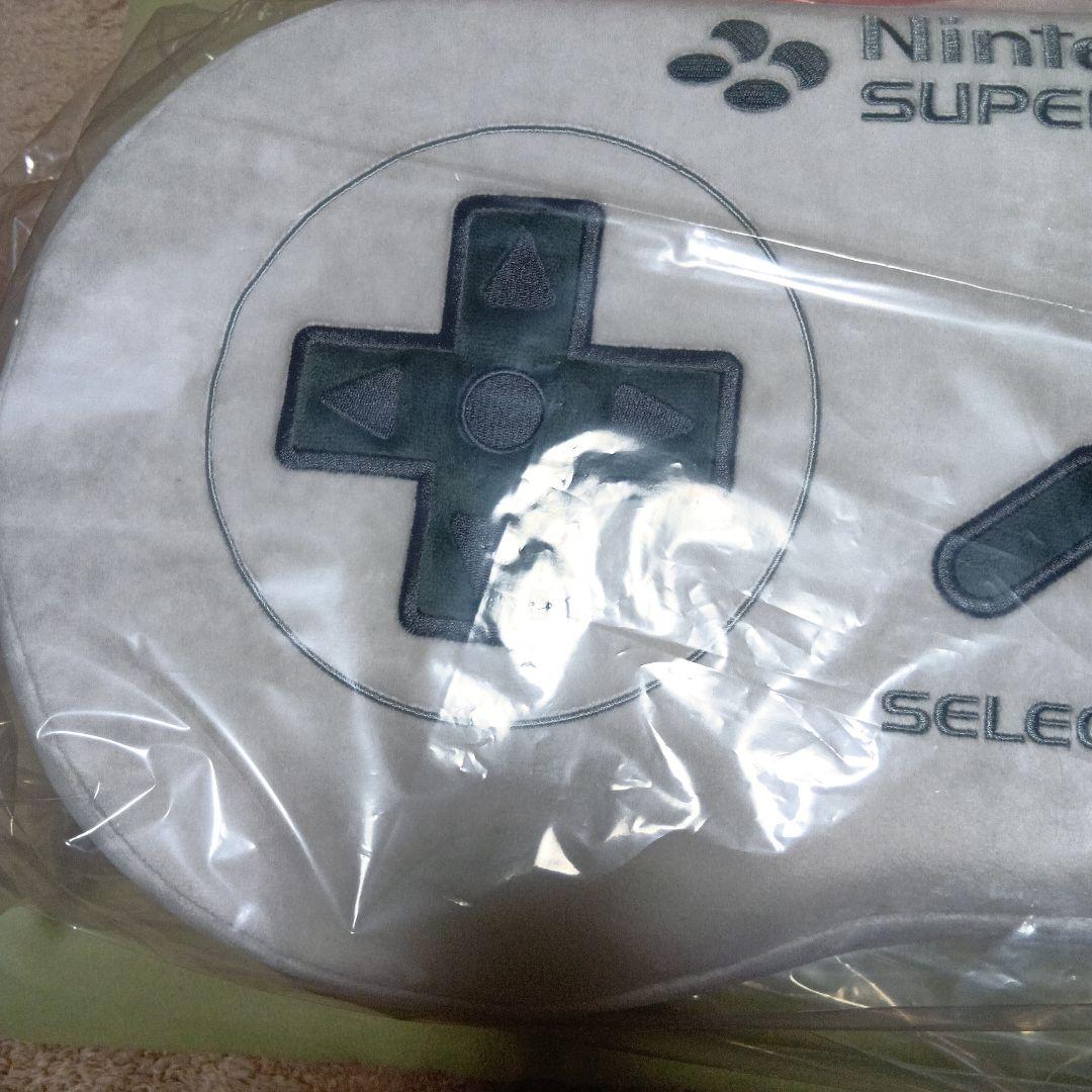 ニンテンドーミュージアムコントローラー型クッション＆オフィシャルブック