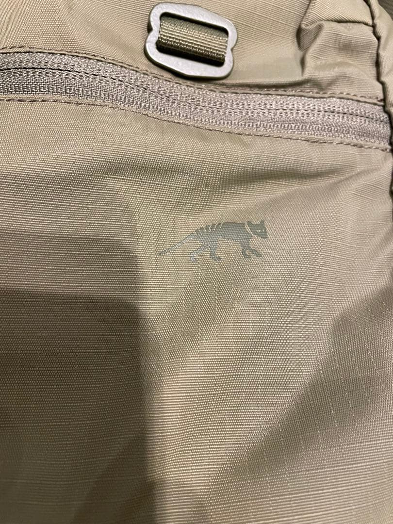 新品✨国内入手困難】タスマニアンタイガー　ショルダーバッグ オリーブ PCケース