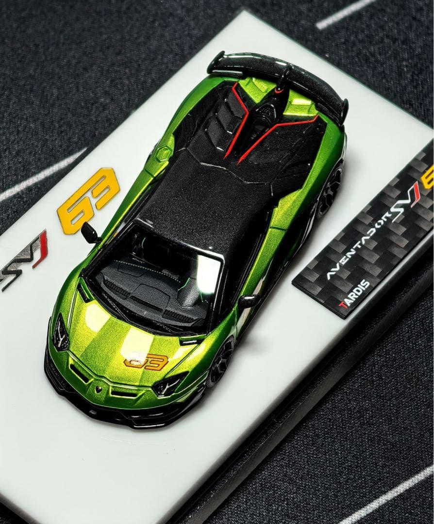Tardis ランボルギーニ　アヴェンタドール　SVJ 63 緑　1/64