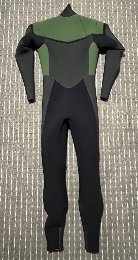小波コタロー PIONEER SKIN セミドライスーツ・フルスーツ