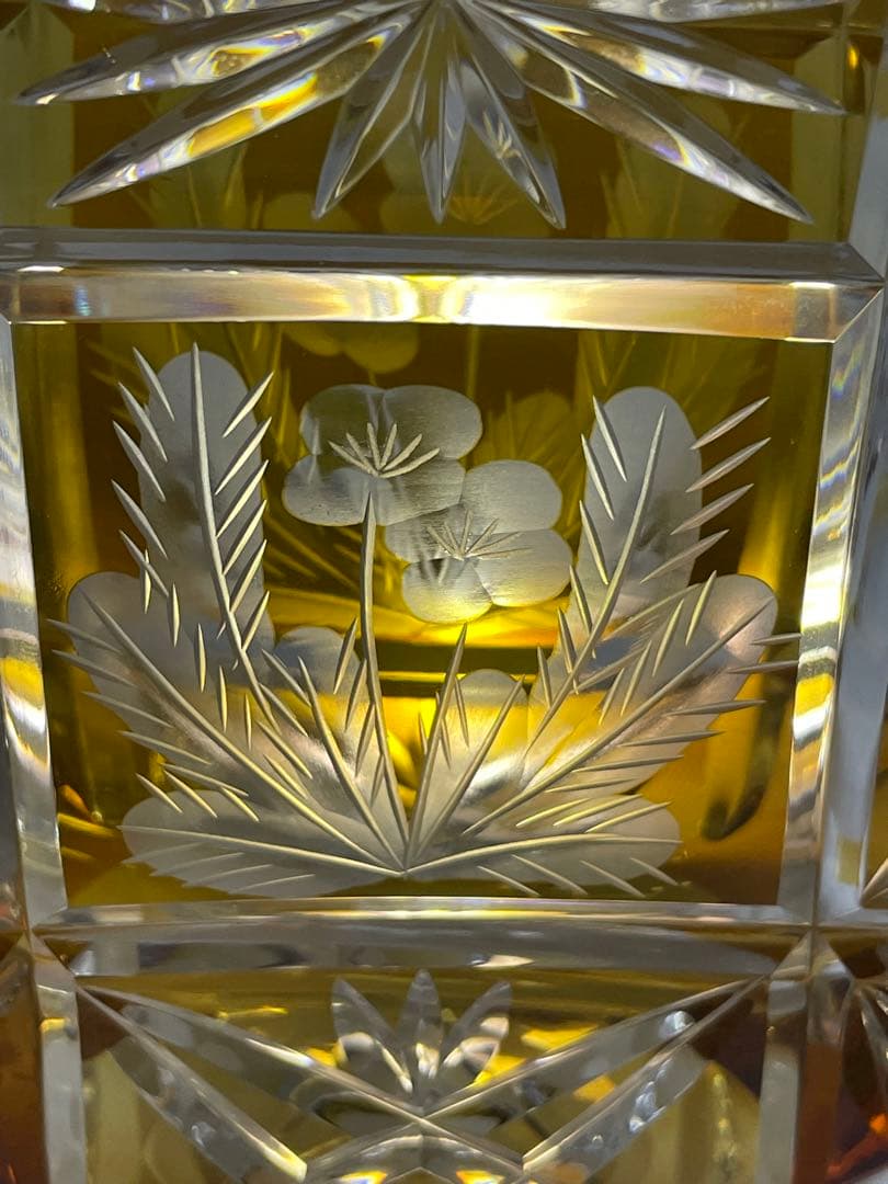 【希少】　【美品】　カガミクリスタル　色被切子デキャンタ　花模様　カットガラス