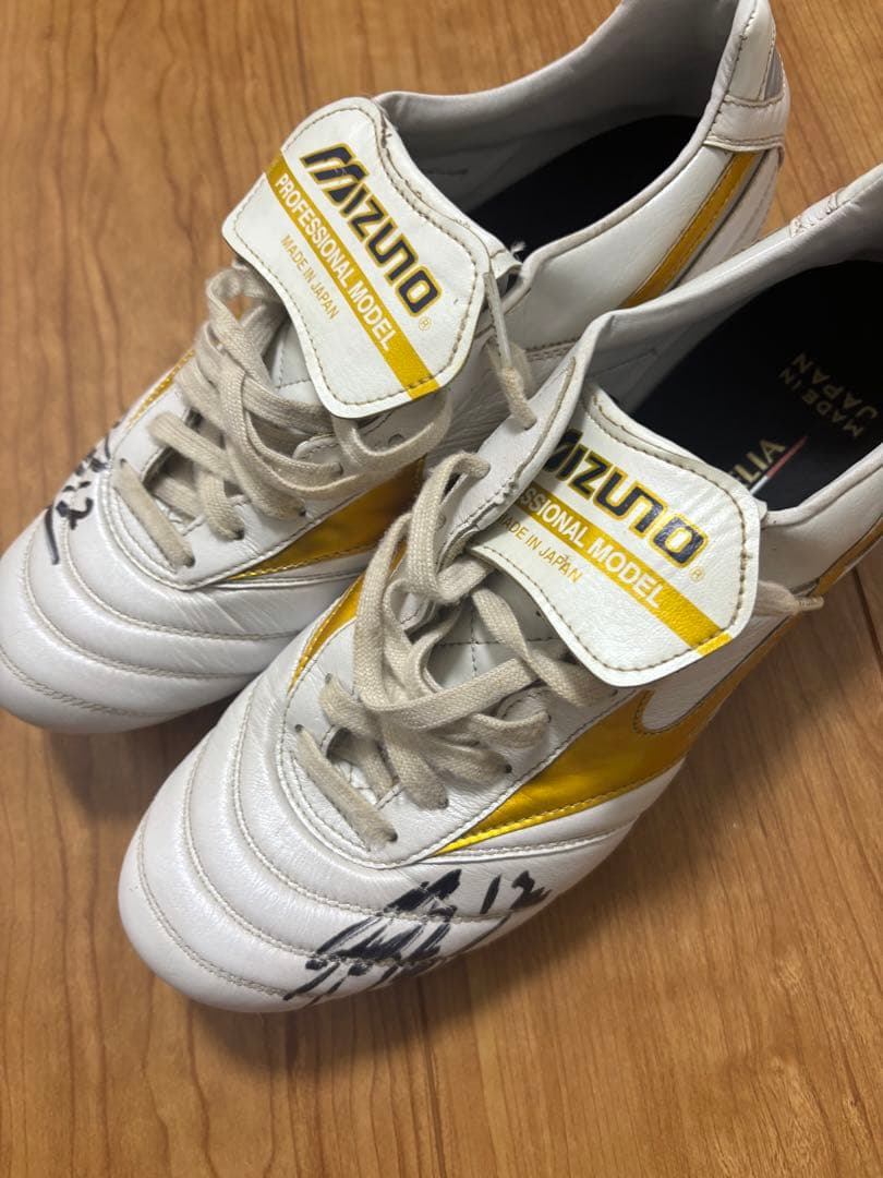 権田選手　サイン入りスパイク