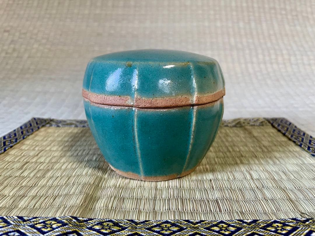 濱田晋作　青釉面取蓋物