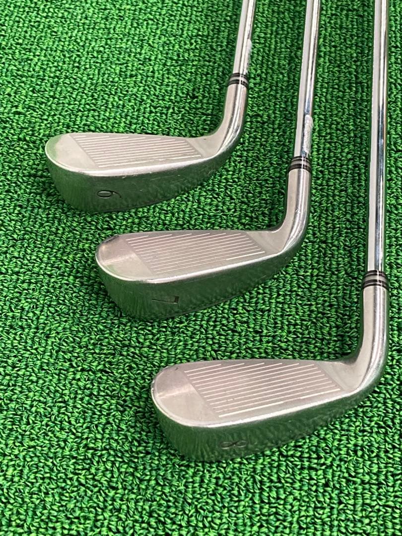 ゼクシオクロスアイアン　8本セット　スチールR