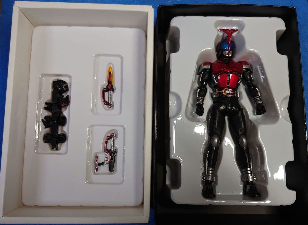 [中古]S.H.Figuarts 真骨彫製法 仮面ライダーカブト