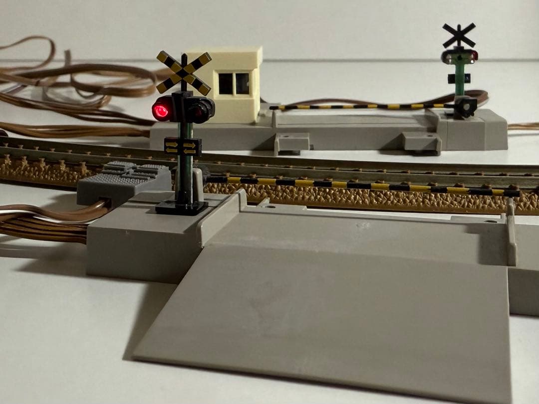 TOMIX TCS 自動踏切＋3灯式信号×2 ＋コンバーターボックスセット