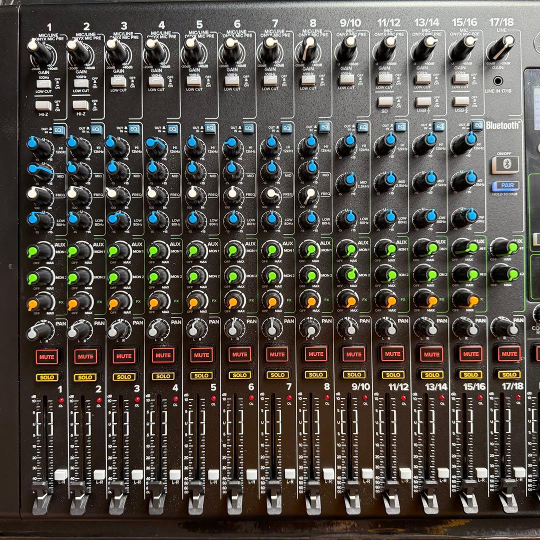 Mackie ONYX16アナログミキサー