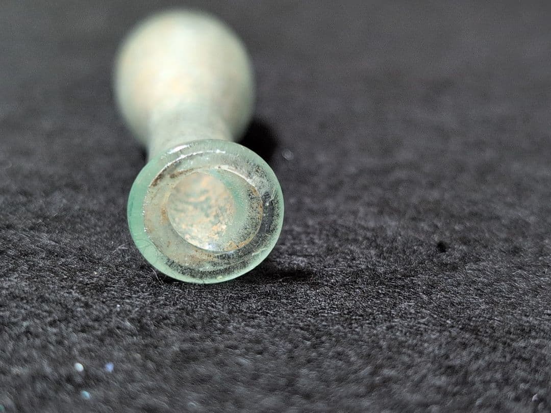 ローマングラス ガラス製細長ボトル 透明 青緑色