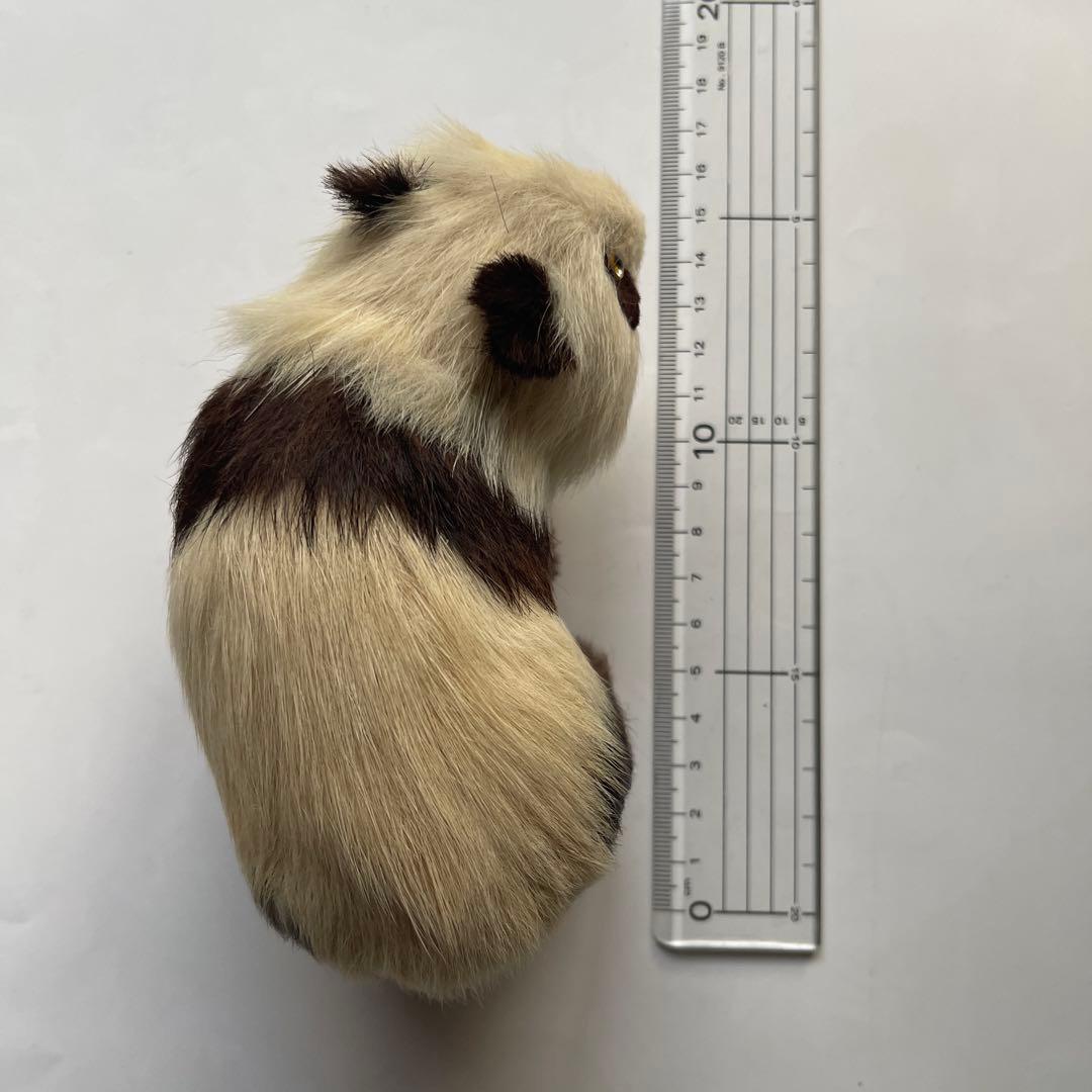 超リアルなパンダの置物 本物の様！ 全長約15cm 幅約8㎝　体重約180g
