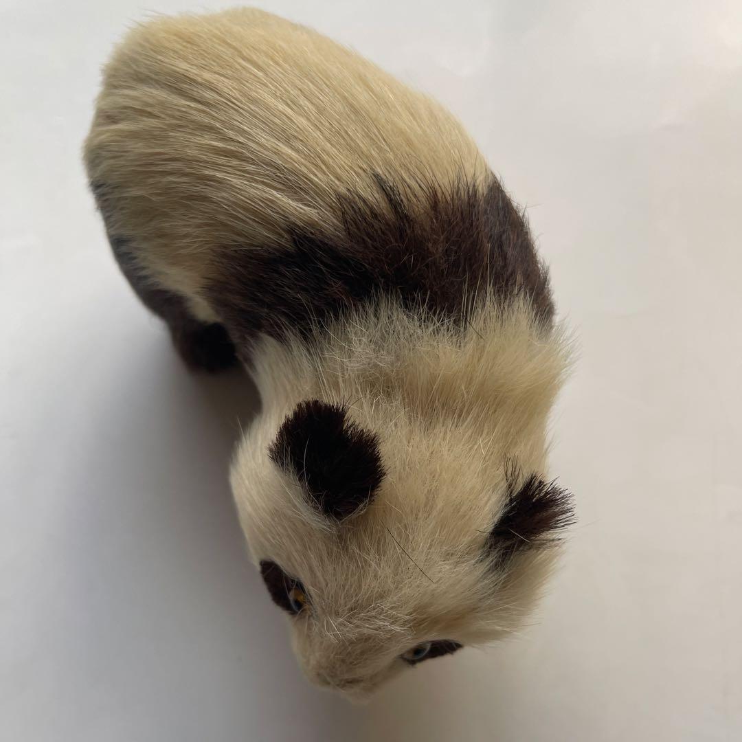 超リアルなパンダの置物 本物の様！ 全長約15cm 幅約8㎝　体重約180g