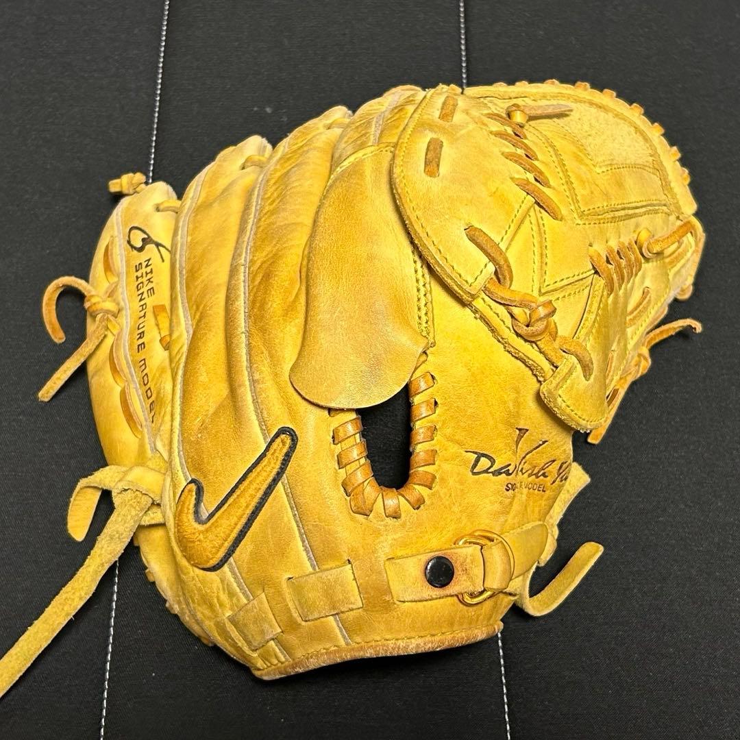 【希少】【廃盤】ダルビッシュ有モデル　グローブ